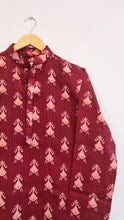 Load image into Gallery viewer, Maroon Slim Fit Block Print Kurta
